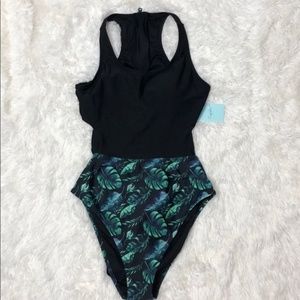 Cupshe size Large Leaf Print swimsuit